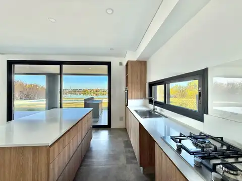 Casa en Alquiler 1 año