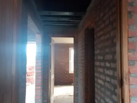 Se vende Casa a terminar en Cholila