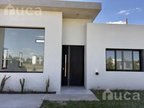 Casa en Venta en Pilar Del Este - Santa Elisa, USD 167.000