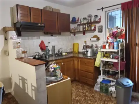 Casa  - 3 dorm - Jardin - Beccar entre avenidas.