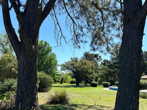 Quinta en Venta con 2 cocheras