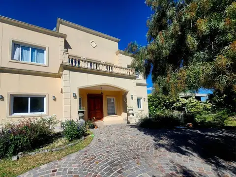 VENTA CASA 6 AMB. SAN SEBASTIAN  ESCRITURABLE