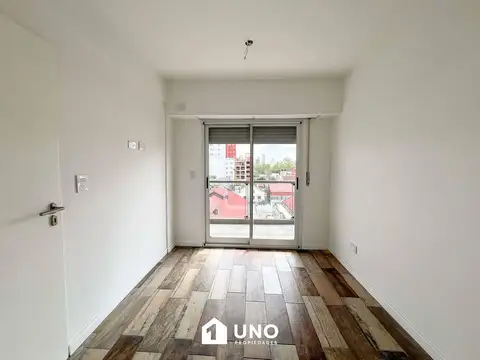 Cerrito y 1º de Mayo - Dpto de 1 Dormitorio Externo. Posibilidad cochera.