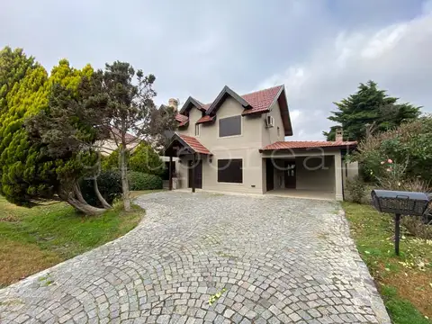 ECHEVERRIA DEL LAGO - 3 dormitorios + gran parque con pileta y quincho