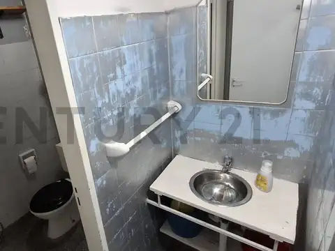 Venta LOCAL COMERCIAL - Parque Chacabuco - PERMUTA