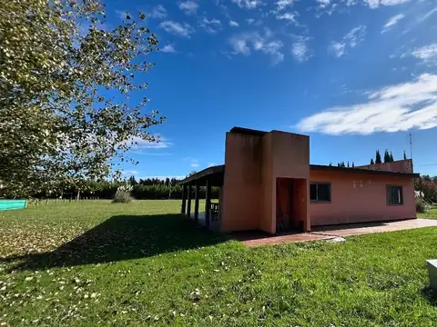 Chacra de 1 Hectarea con Dos Casas de 3 Ambientes Tomas Jofre F: 10293