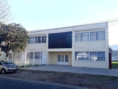 NUEVO VALOR! IMPORTANTE INMUEBLE SOBRE LOTE DE 32.64 x 57.03 MTS,