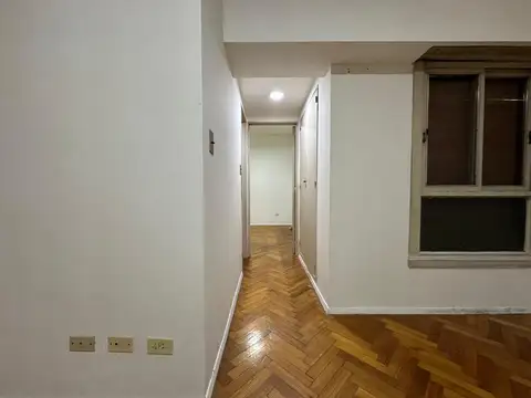 Oficina en Alquiler en Parque Chacabuco, $ 550.000