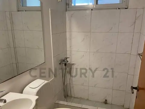 HERMOSO LOCAL EN ALQUILER UBICADO EN EL CORAZON DE VILLA DEVOTO