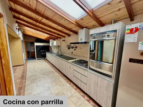 Amplia casa con patio y parrilla EN VENTA USHUAIA.