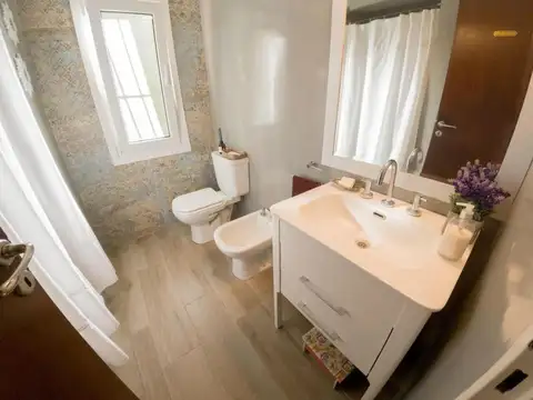 PARQUE LELOIR EXCELENTE UBICACION IMPECABLE CHALET