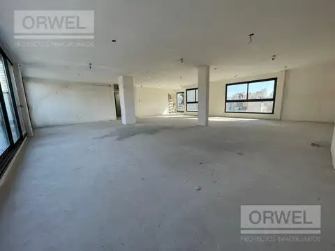 Oficina en Venta con 3 cocheras