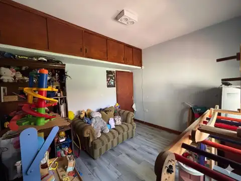 Amplia Casa Quinta de 6 ambientes com gran terreno en Longchamps