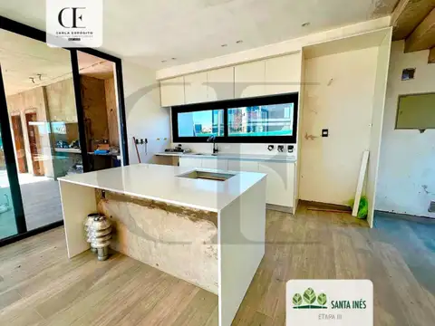 Casa en venta c/ cochera en Canning