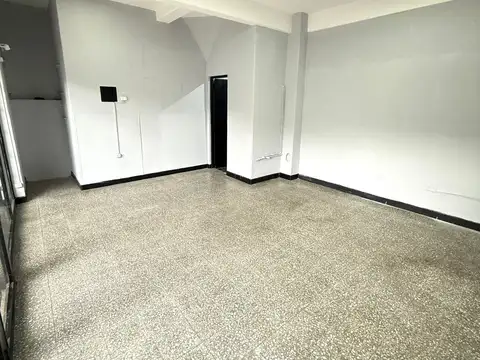 Local en Alquiler Via Púb.