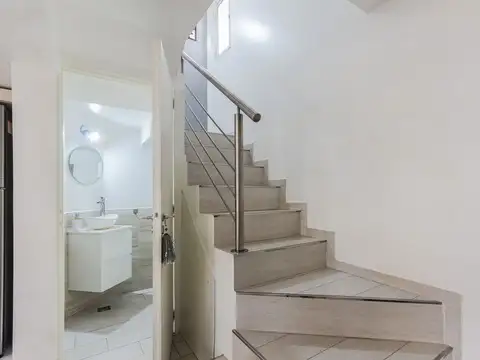 Depto Tipo Casa en Venta 1 año