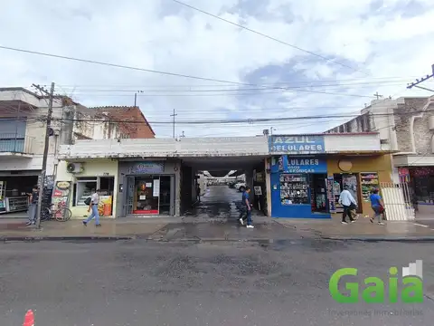 PROPIEDAD COMERCIAL 1.100 M2 FRENTE AL MERCADO SAN MIGUEL