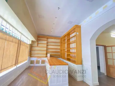 Local en Alquiler Via Púb.