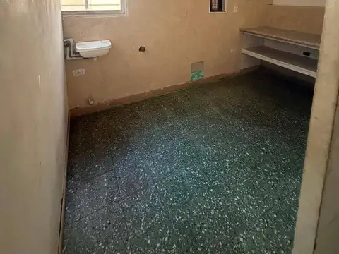 Local en Alquiler en Lanus, $ 400.000