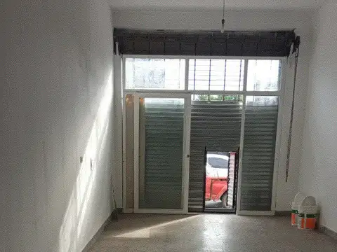 PREDIO CON LOCALES A ESTRENAR