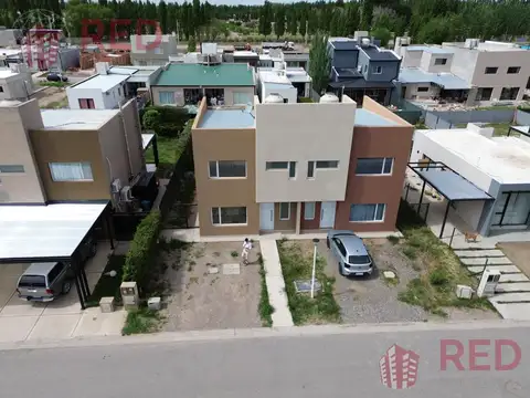 Vende Duplex Fincas Costa Serena Plottier