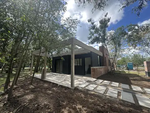 Casa 2 ambientes con 1 baño