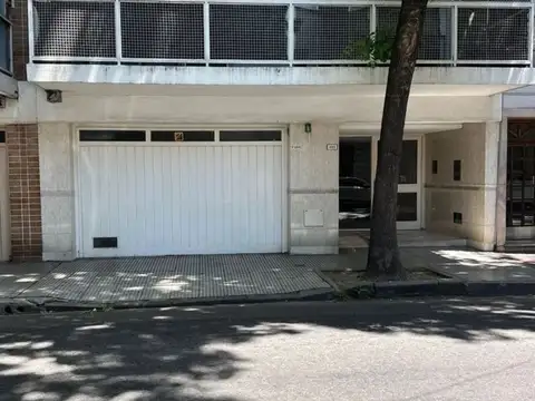 Venta Cochera Flores EdifIcio Categoría