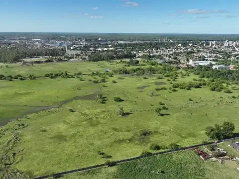 Fracción Industrial sobre Ruta 9 en Campana