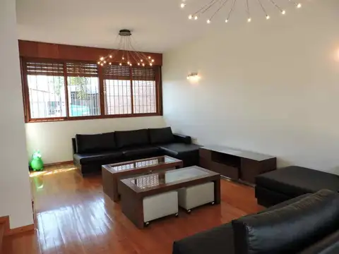 VENTA CASA DE CATEGORIA 4 DORMITORIOS SAN VICENTE