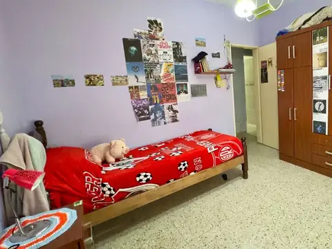 CASA DE 2 DORMITORIOS + DEPTO INTERNO