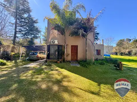 Casa 4 ambientes con 2 baños