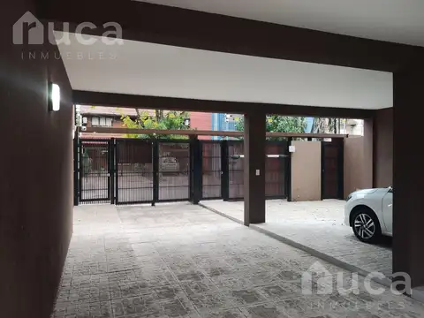 Dúplex de tres dormitorios y cochera a estrenar en venta - Olivos