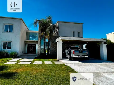 Casa 5 ambientes con 3 baños