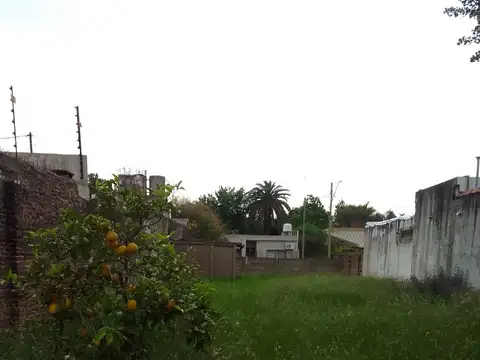 Vendo excelete lote: Excelente ubicacion Sup. Total 400 m2