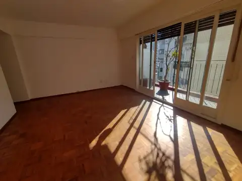 Departamento en Venta en Parque Centenario, USD 165.000