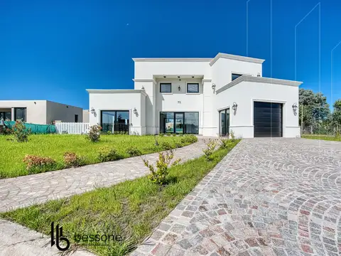 Casa en Venta en Barrio Arenas Chico, USD 369.900