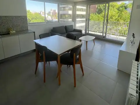 San Lorenzo al 2391 esquina Santiago.