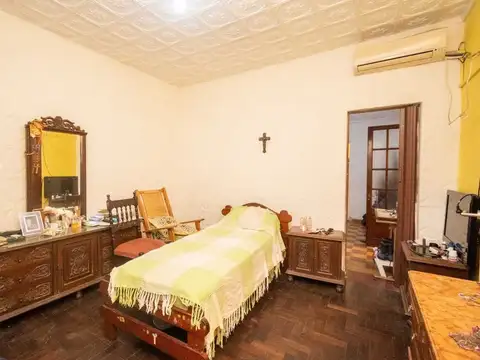 CASA INTERNA TRES DORMITORIOS EN BARRIO ROMA