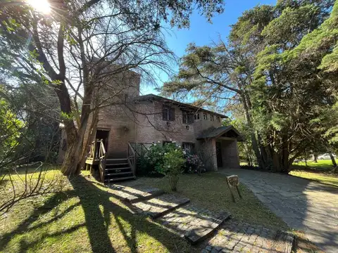 CASA VENTA CINCO AMBIENTES EN CARILO