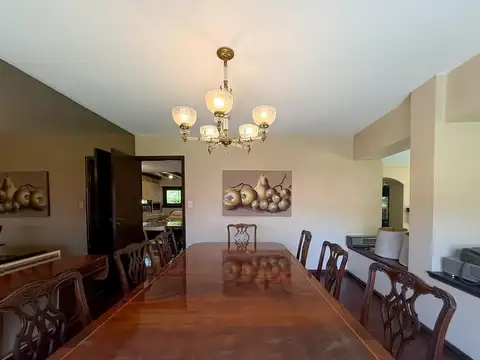 Chalet en Venta, ubicado en Martínez, de Vías a Libertador.