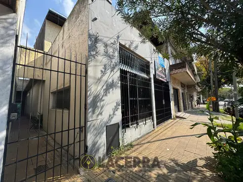 Casa 3 Amb con local y Jardin en venta en Chilavert