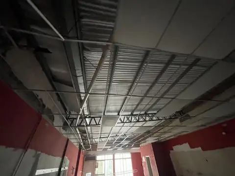 Local sobre Lote Terreno Propio 8,3 x 30 - Pompeya lte. P. Patricios VENTA