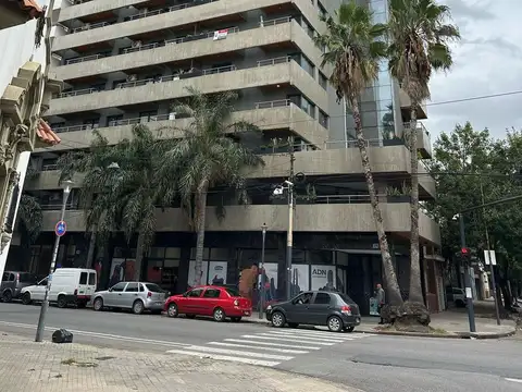 Departamento de 1 Dormitorio con Balcon al Frente