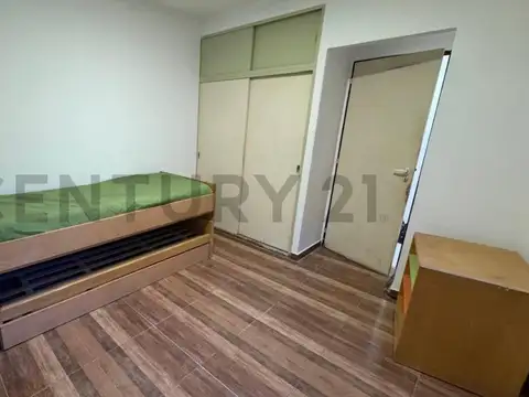 PH de 4 ambientes con terraza y patio