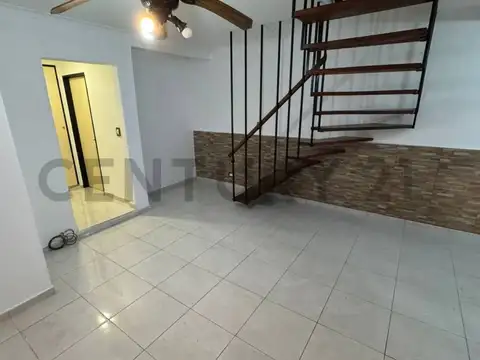 PH de 4 ambientes con terraza y patio
