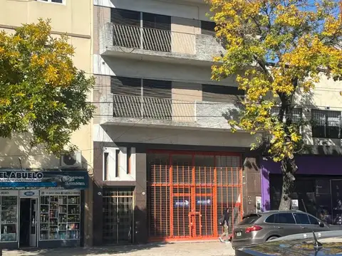 LOCAL SOBRE AV. ALBERDI 4800 y vivienda multifamiliar
