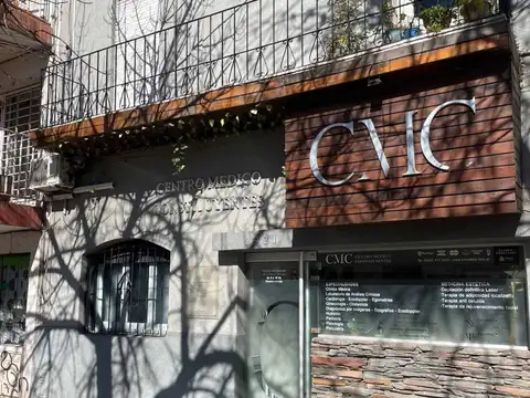 VENTA CASA-CLINICA BARRIO CONSTITUYENTES