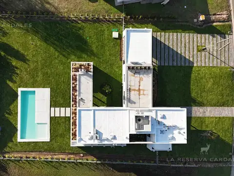 Casa 6 ambientes con 5 baños