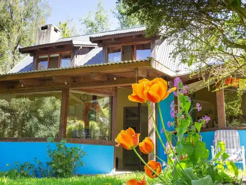 VENTA CASA EN KM 15 BARILOCHE CON DEPARTAMENTOS
