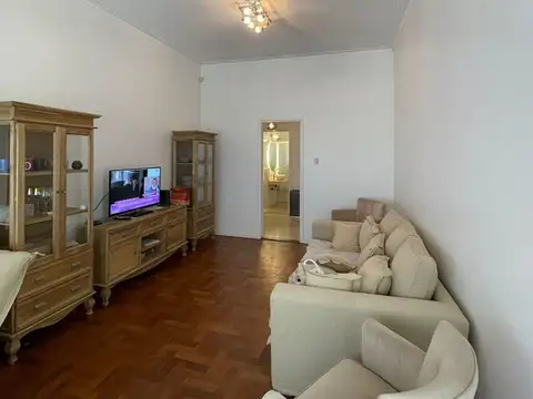 Simon Bolivar  995 , Hurlingham 900